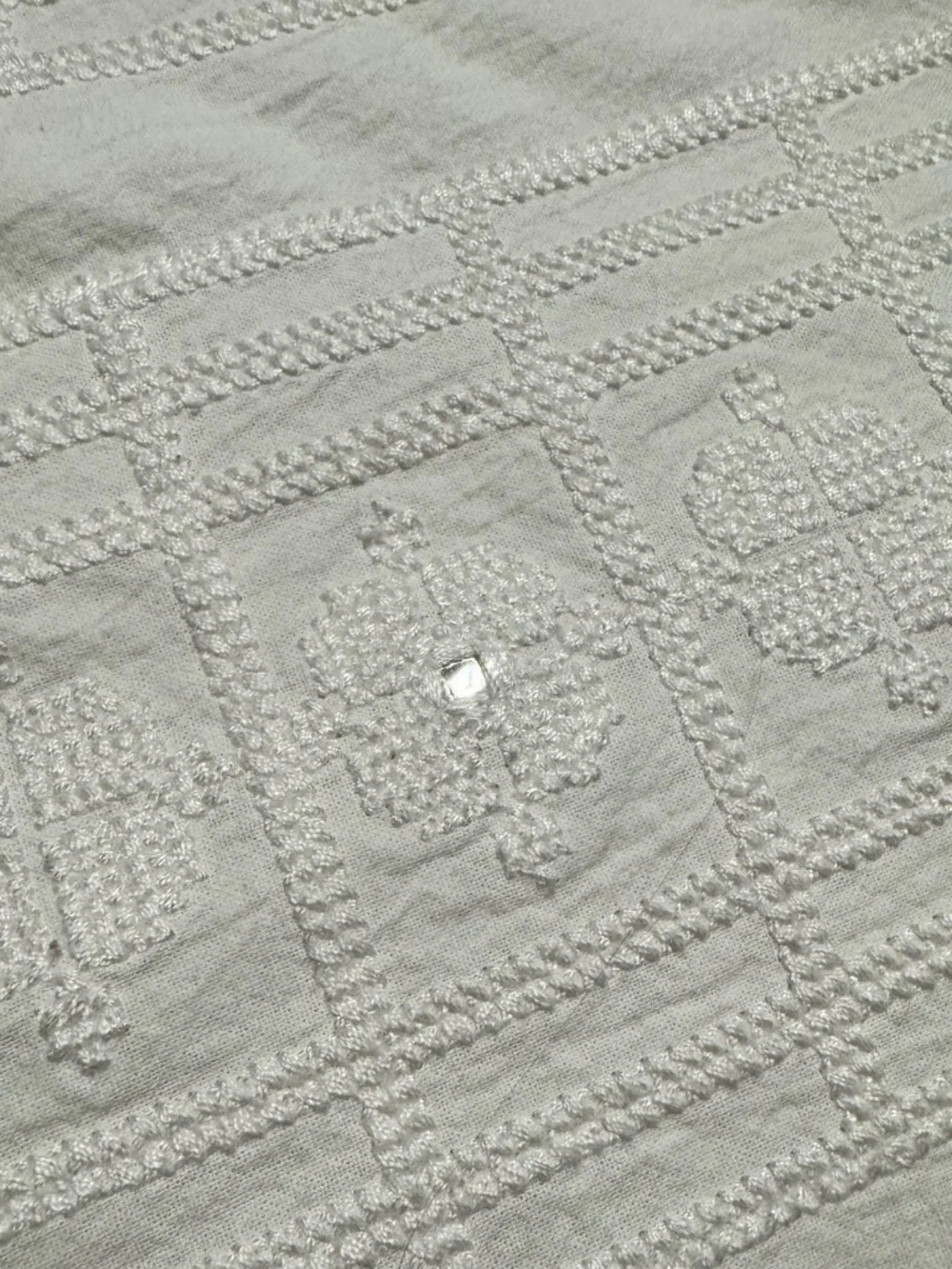 NWT Global Caravan White cross stitch mirrored twin duvet cover